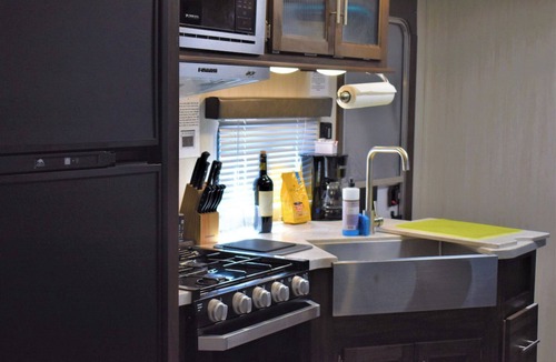Williams Apartment | Grand Canyon RV Glamping Premium Suite (Glamping Getaway)