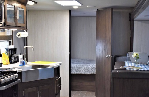 Williams Apartment | Grand Canyon RV Glamping Premium Suite (Glamping Getaway)