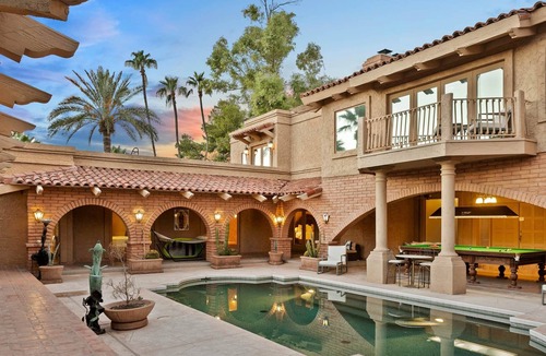 South Scottsdale Villa | Grand Estate on Ritz Carlton Golf Green:Indr Pool🏖️Cliffs🌄