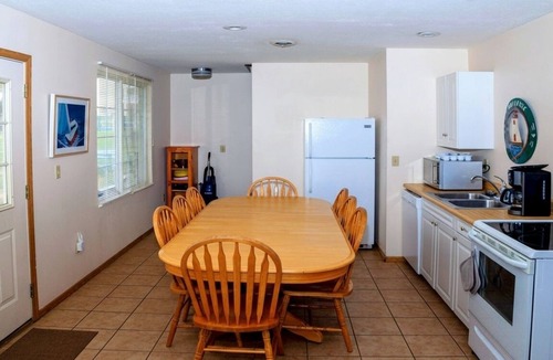Marblehead Resort | Grand Marina 4BR House #12 at South Beach Resort — Sleeps 14