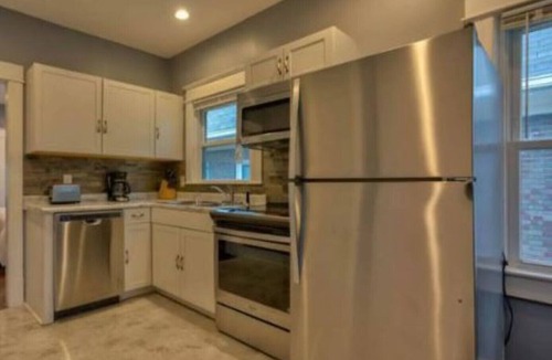 Highlands Douglass House | Grand Modern Apartment in the Heart of Highlands