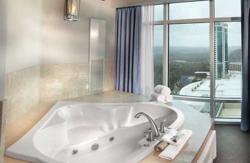 Mashantucket Hotel | Grand Pequot Tower at Foxwoods