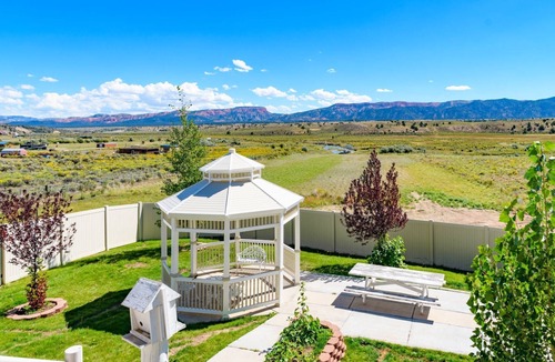 Hatch House | Grand View Lodge: Your Utah Escape Near National Parks