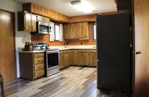 West Glacier Cabin | Great Cabin- get own beach & dock! Perfect for Glacier National Park Vacation!