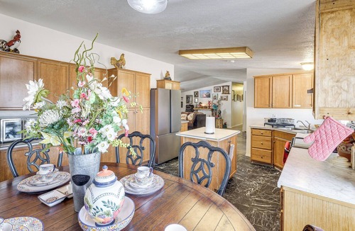 Maricopa House | Great for Families! Mtn-View Getaway in Maricopa