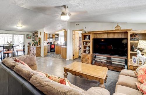 Maricopa House | Great for Families! Mtn-View Getaway in Maricopa