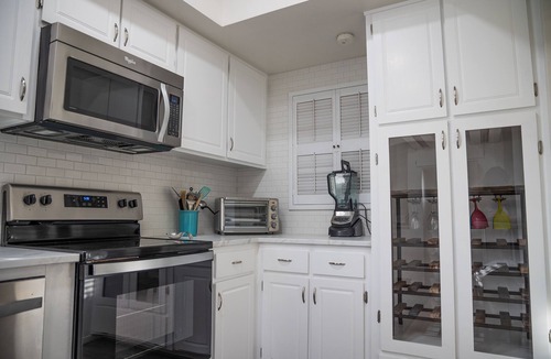 Bullhead City House | Great open one-story home for family entertaining. Relaxing back concrete porch.