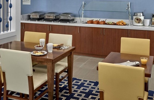 Sharonville House | Great Relaxing Overnight Stay! Minutes to Pyramid Hill Sculpture Park
