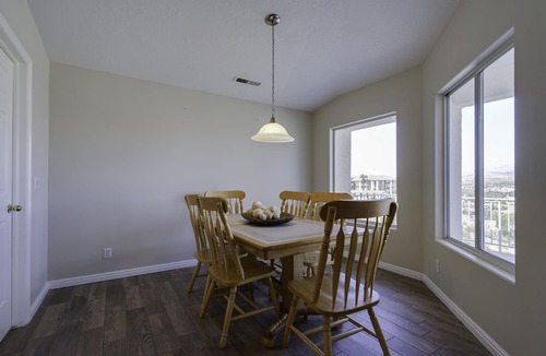 St. George Condo | GREATEST PLACE ON EARTH! AFTER DISNEYLAND OF COURSE- ACCESS TO 6 POOLS!