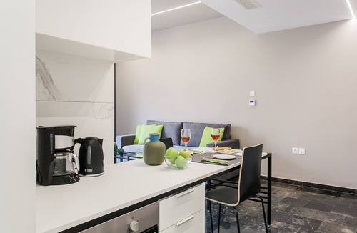 Thissio Apartment | Greece U Around Athens Thissio Suites
