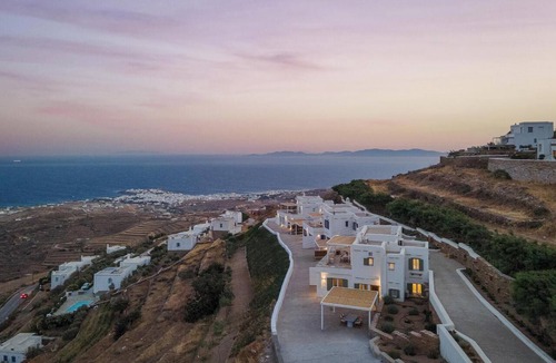 Tinos Apartment | Green 3 by Morfes Luxury Apartments