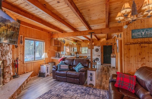 Meadow View Heights Cabin | Green Door Lodge- Duck Creek Village, Ut. -3bd/2ba - Pet Friendly!