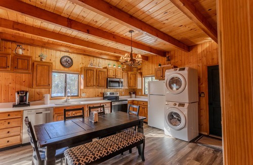 Meadow View Heights Cabin | Green Door Lodge- Duck Creek Village, Ut. -3bd/2ba - Pet Friendly!