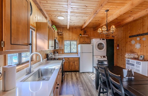 Meadow View Heights Cabin | Green Door Lodge- Duck Creek Village, Ut. -3bd/2ba - Pet Friendly!