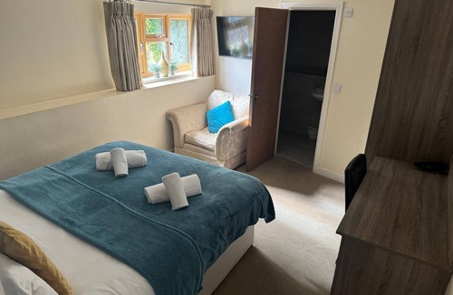 Winterborne Kingston Bed & Breakfast | Greyhound Inn Freehouse