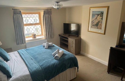Winterborne Kingston Bed & Breakfast | Greyhound Inn Freehouse