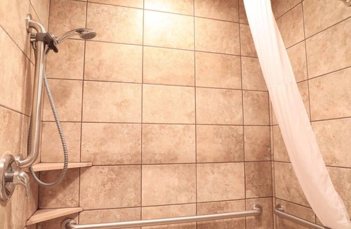 Heyburn House | Greystone Crossing Suite #11