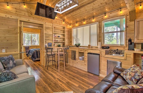 Show Low Cottage | Grill, Fire Pit: Pet-Friendly Lakeside Cottage!
