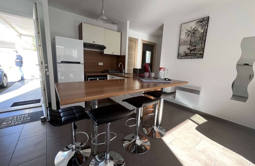 Poggio-Mezzana Apartment | Ground-floor apartment with garden, AC, garage, close to beach, 4 sleeps