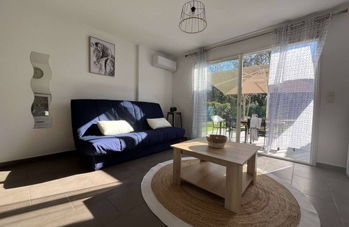Poggio-Mezzana Apartment | Ground-floor apartment with garden, AC, garage, close to beach, 4 sleeps