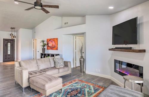 La Buena Vida House | Group Getaway in Glendale < 1 Mi to Westgate!