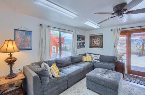 Circleville House | Group Getaway w/Mtn Views: Home in Circleville!