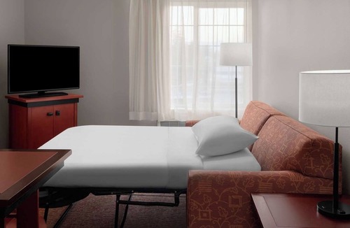 Snail Hotel | Groups Best Choice: 4 Homey Suites w/Kitchen and Living Area - BBQ, DVD Library