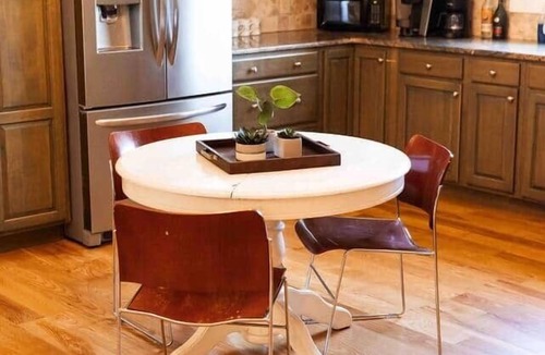 Paris House | Guest Home on Historic Horse Farm
