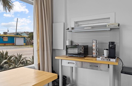 Topsail Beach House | Guest House Topsail