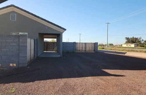 Waddell House | Guest house with total private entrance