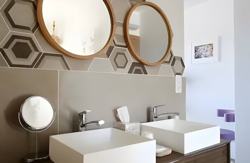 Palasca Bed & Breakfast | Guest Room “Chambre Albatre” with Sea View, Wi-Fi and Air Conditioning