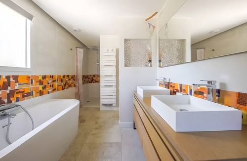 Palasca Bed & Breakfast | Guest Room “Chambre Bali” with Sea View, Wi-Fi, and Air Conditioning