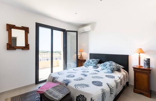 Palasca Bed & Breakfast | Guest Room “Chambre d’hôtes à Losari” with Sea View, Wi-Fi, and Air Conditioning