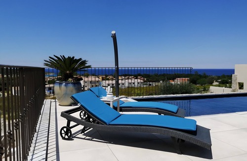 Palasca Bed & Breakfast | Guest Room "Chambre Mer" with Sea View, Wi-Fi, and Air Conditioning