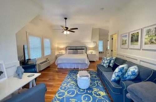 Winona Lake House | Guesthouse on Terrace