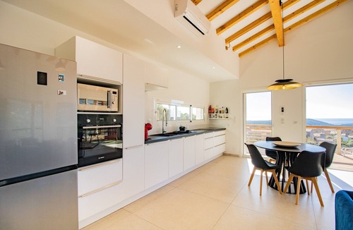 Monacia-d'Aullene Villa | 'Guetali Du Rocher' with Sea View, Wi-Fi and Air Conditioning