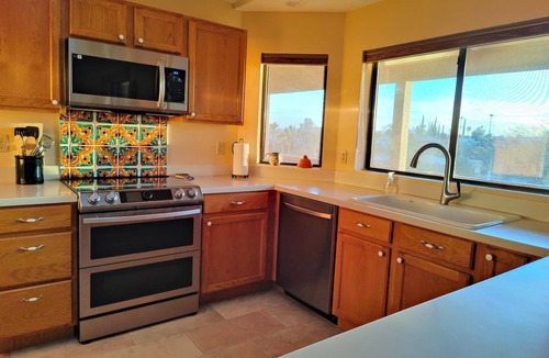 Green Valley South Acres House | GV Paradise: Stunning Panoramic Vista From This Spacious Green Valley Home!