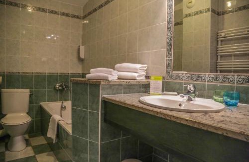 Aleria Hotel | Hôtel Restaurant Atrachjata
