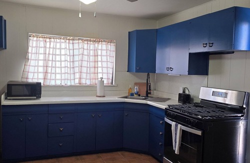 Mesilla House | Hacienda de Horacio a 3 bedroom w/2 king beds, private patio and parking.