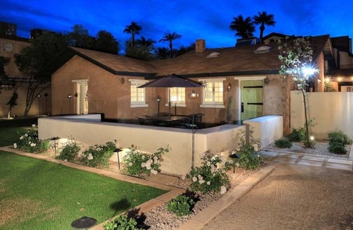 Camelback East Cottage | Hacienda in the City
