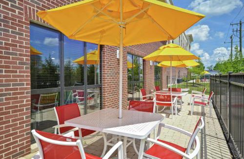 Blue Ash Hotel | Hampton Inn Blue Ash/Cincinnati, OH