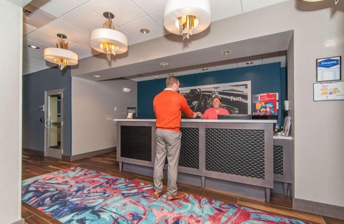 Westside Norwich Hotel | Hampton Inn Norwich