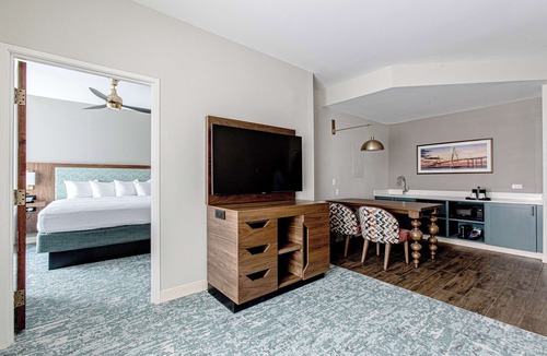 West Ashley Hotel | Hampton Inn & Suites Charleston/West Ashley