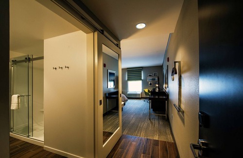 Foxboro Hotel | Hampton Inn & Suites Foxborough/Mansfield