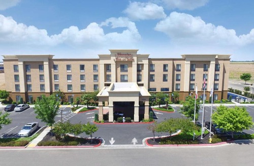 Madera Hotel | Hampton Inn & Suites Madera