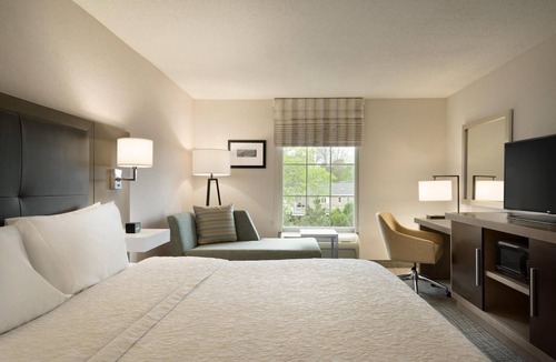 Middletown Hotel | Hampton Inn & Suites Newport/Middletown