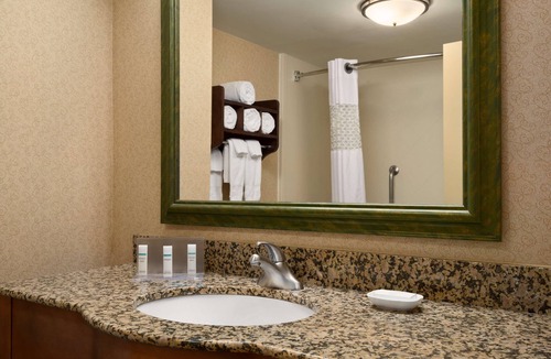 Williamsburg Hotel | Hampton Inn & Suites Williamsburg-Central