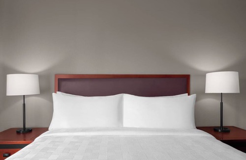 Downtown Hotel | Handy Studio w/Full Equipped Kitchen and Oversized work desk