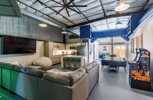 Hurricane House | Hangar 18 @ Area 51 | Themed | Pet Friendly
