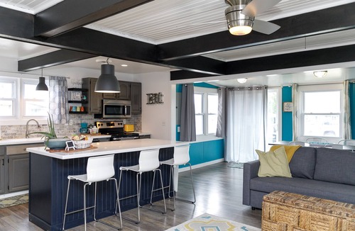 Russells Point House | Happy Harbor: cute cottage 1 block from Indian Lake.